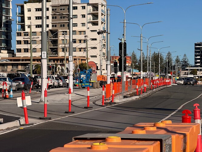 That is a very tight turn from the northbound track to enter the station.