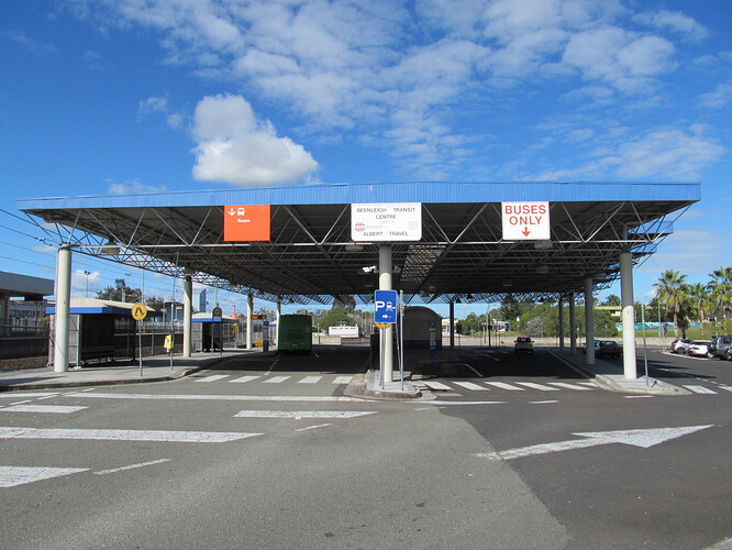 Beenleigh_station_bus_stn