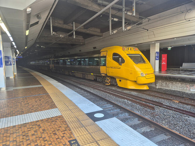 IB Tilt Holds at Central Platform 5 (13/12/2025)
