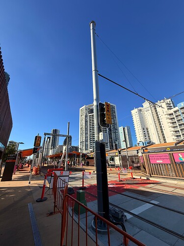 Overhead still hasn't been connected to the northbound platform.
