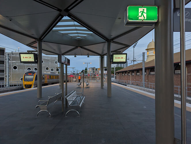 PXL_20251222_084424656