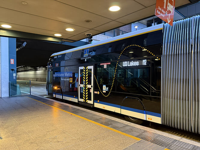 M2 and Maroon Glider at Mater Hill Station