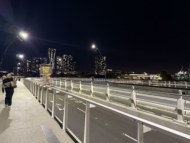 Midway point, Victoria Bridge View of the Victoria Bridge taken from midway across!|widthxheight